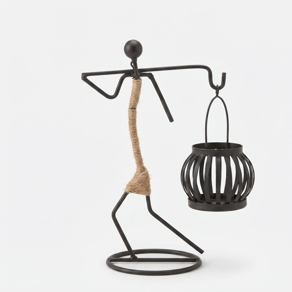 Kerzenständer Metallfigur Studioaufnahme