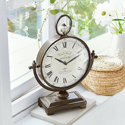 Vintage Tischuhr mit römischen Ziffern in Antikbronze