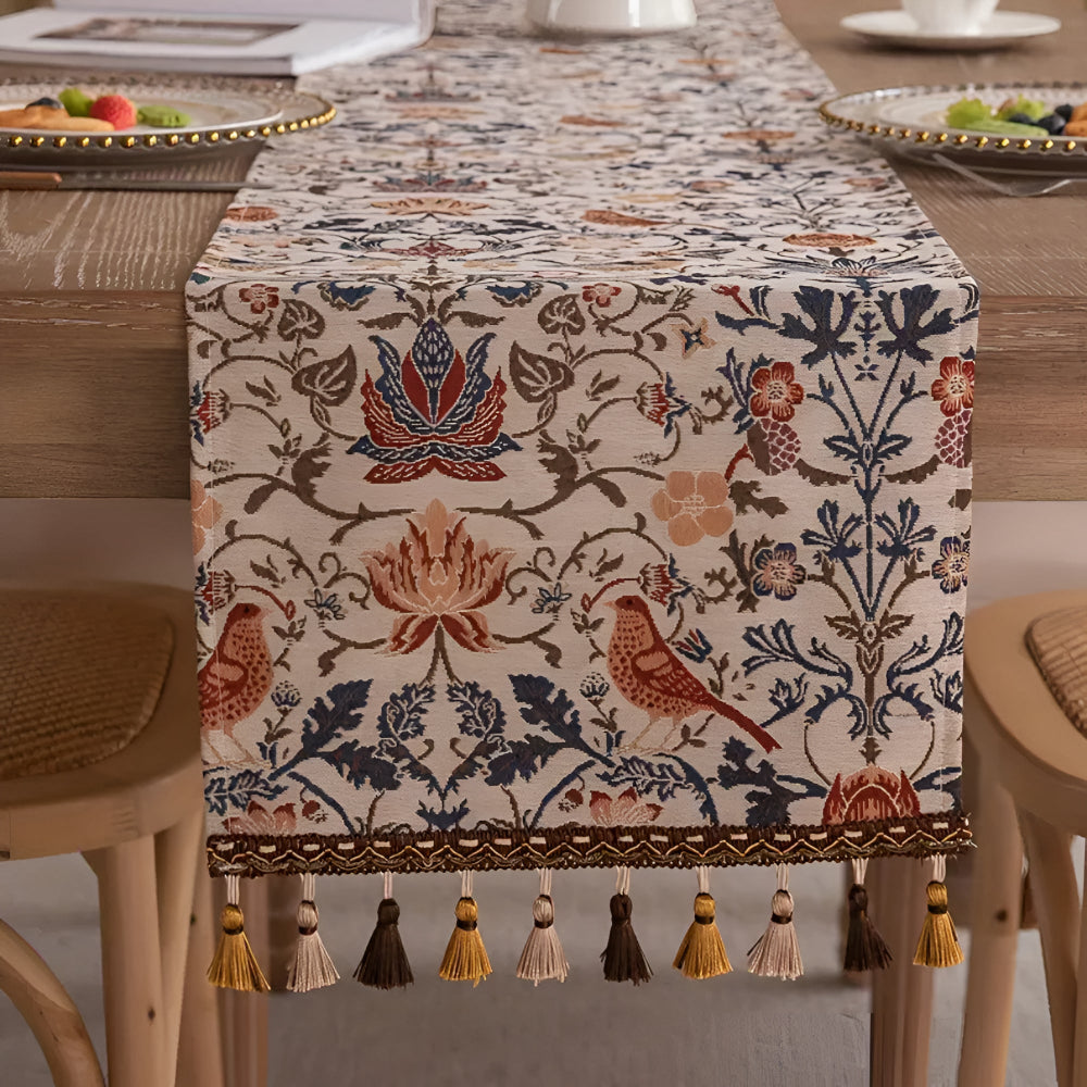 Tischläufer mit Vogel- und Blumenmotiv