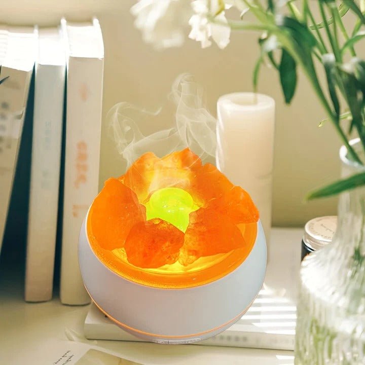 Salzlampe mit Diffuser und Nachtlicht im Wohnzimmer