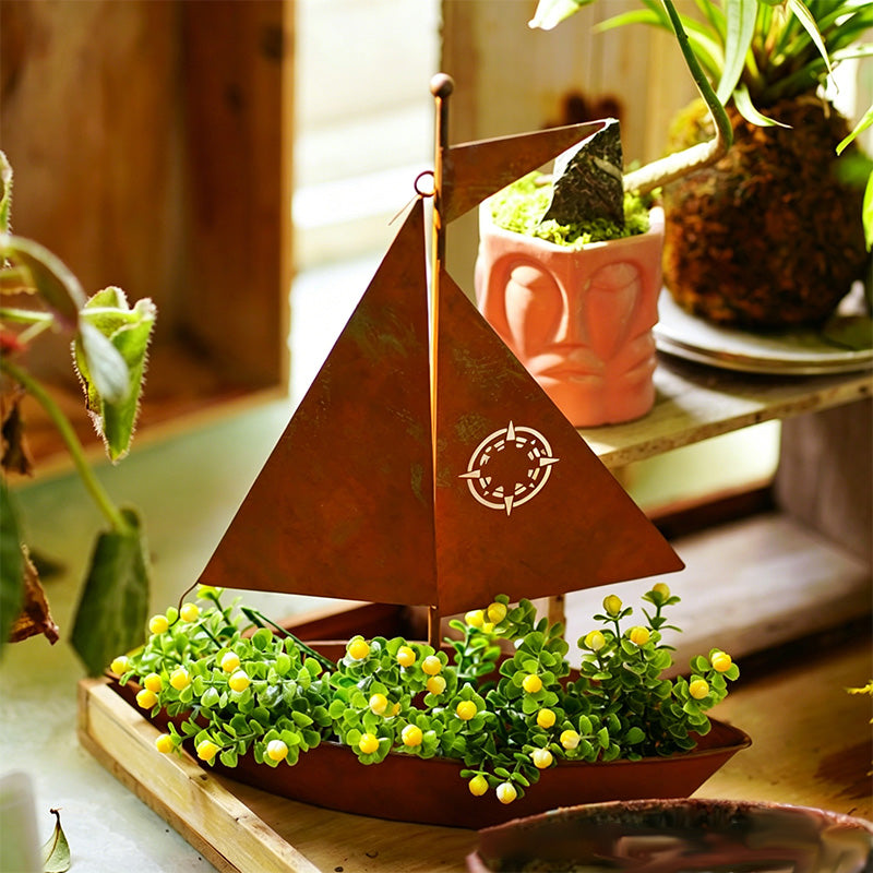 Seaborn Haven™ | Dekorativer Blumentopf im Segelboot-Design