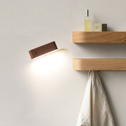 WoodGlow Wandlampe über dem Haken