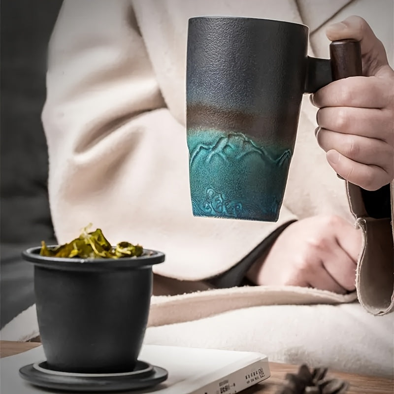 Teesieb mit Teeblättern