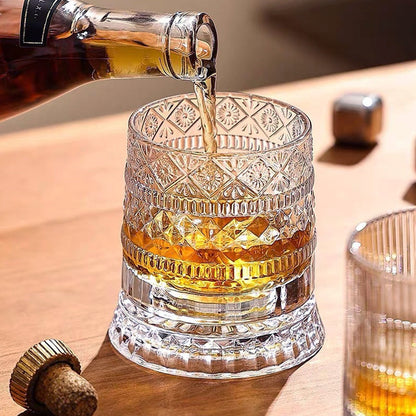 Whiskeyglas Muster A beim Einschenken