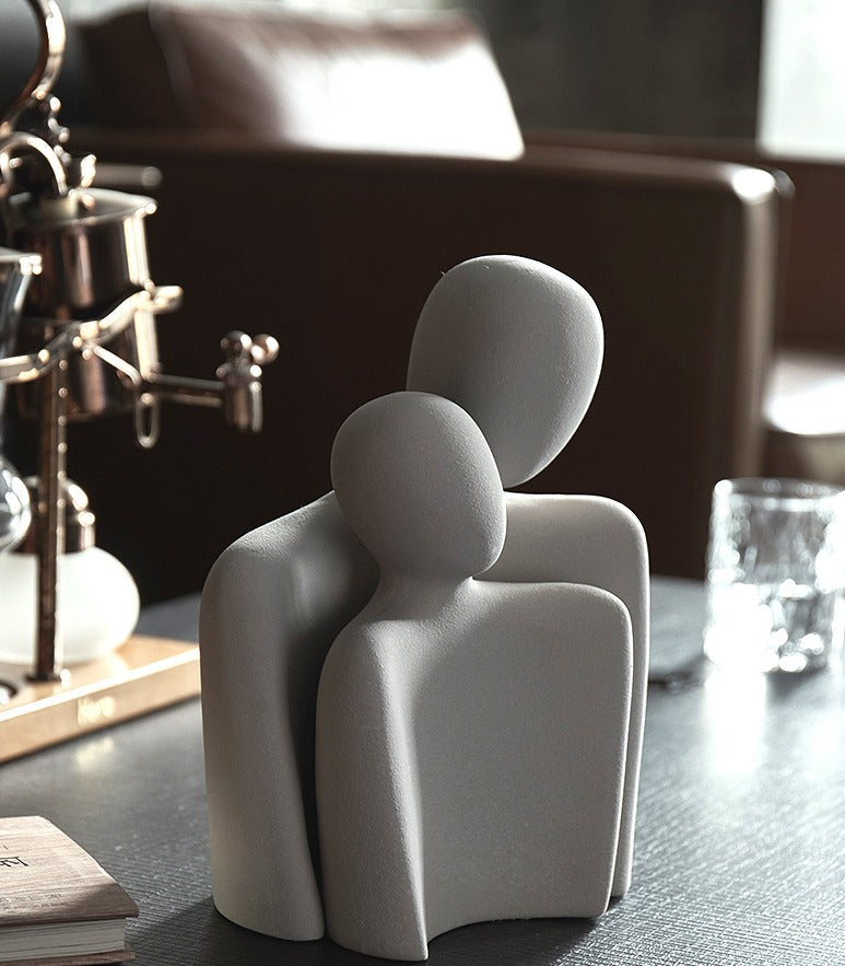 Abstrakte Paar-Skulptur als Wohnzimmer-Deko