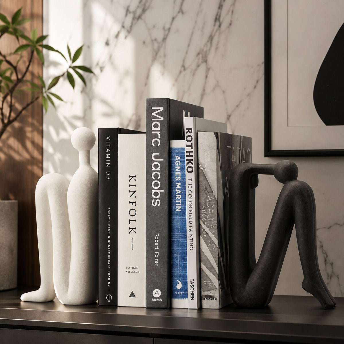 Buchstützen aus Porzellan als Bücherhalter im Regal