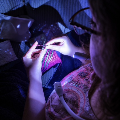 LED Nackenlampe mit 3 Lichtfarben und USB C Aufladung