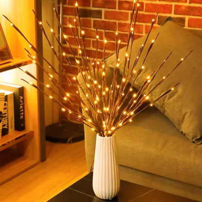 LED-Lichterzweige am Sofa