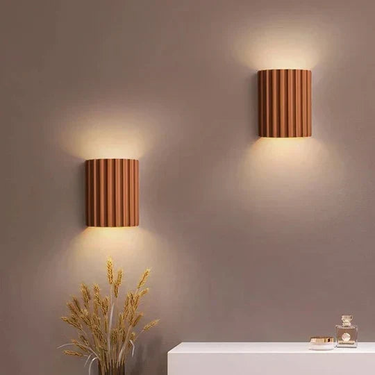Wandlampe Rillendesign Braun