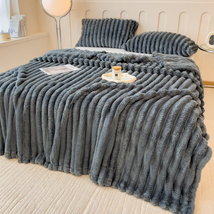 Flauschige Kuscheldecke aus Polyester | FluffyWrap™