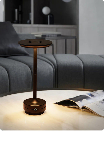 Tischlampe mit warmweißem Licht