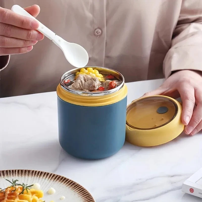Thermobehälter mit Löffel
