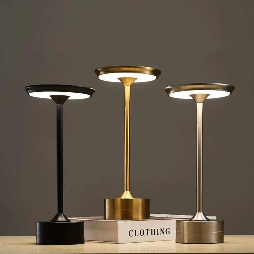 Kabellose Tischlampe mit warmweißem LED-Licht