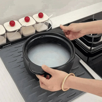Wasserableitende Silikon-Abtropfmatte – Saubere Küche ohne Tropfen