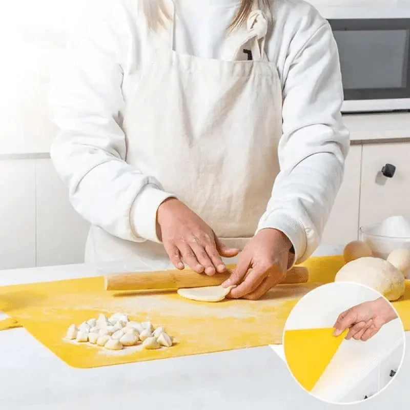 Backmatte beim Teig ausrollen