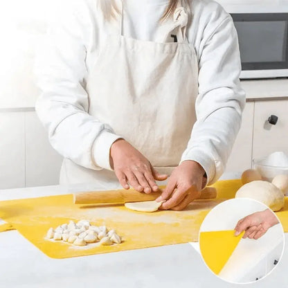 Backmatte beim Teig ausrollen
