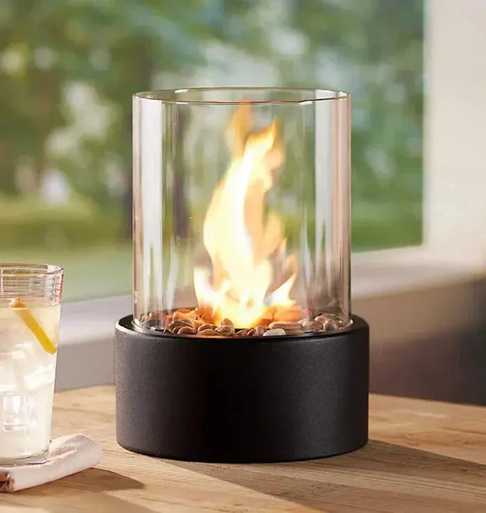 FlammenKlar™ | Tischfeuer Laterne – Echtes Flammenlicht, Glaszylinder & wetterfester Stahl