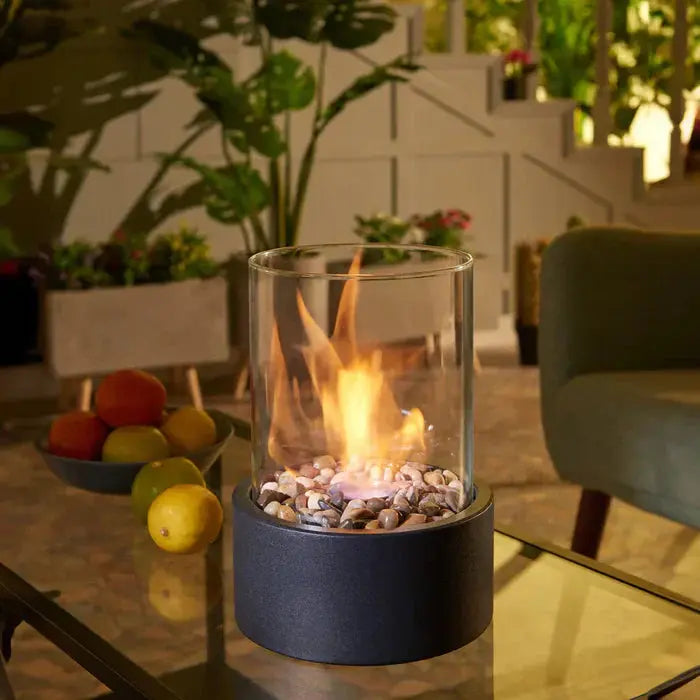 FlammenKlar™ | Tischfeuer Laterne – Echtes Flammenlicht, Glaszylinder & wetterfester Stahl