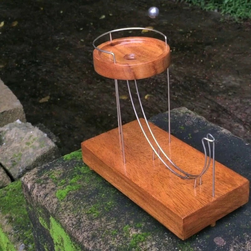 Kinetische Kunstskulptur Seitenansicht