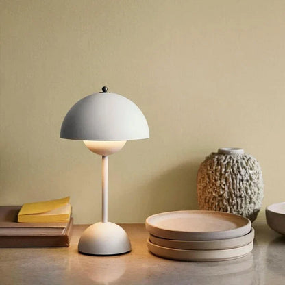 LED-Tischlampe Lumora | Dimmbar in 3 Stufen | USB-Aufladbar | Skandinavisches Design