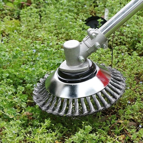 TurboTrimmer™ Unkrautbürste – Rasentrimmer-Aufsatz gegen Unkraut in Fugen
