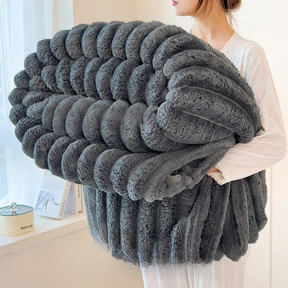 Flauschige Kuscheldecke aus Polyester | FluffyWrap™