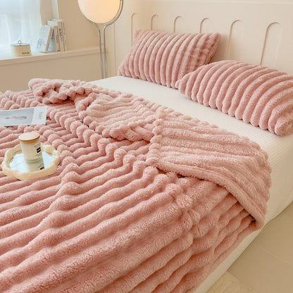 Flauschige Kuscheldecke aus Polyester | FluffyWrap™