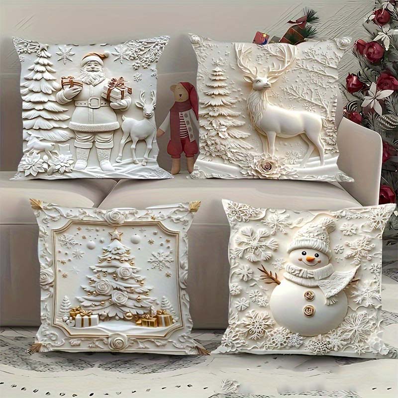 Weihnachts-Kissenbezüge auf dem Sofa