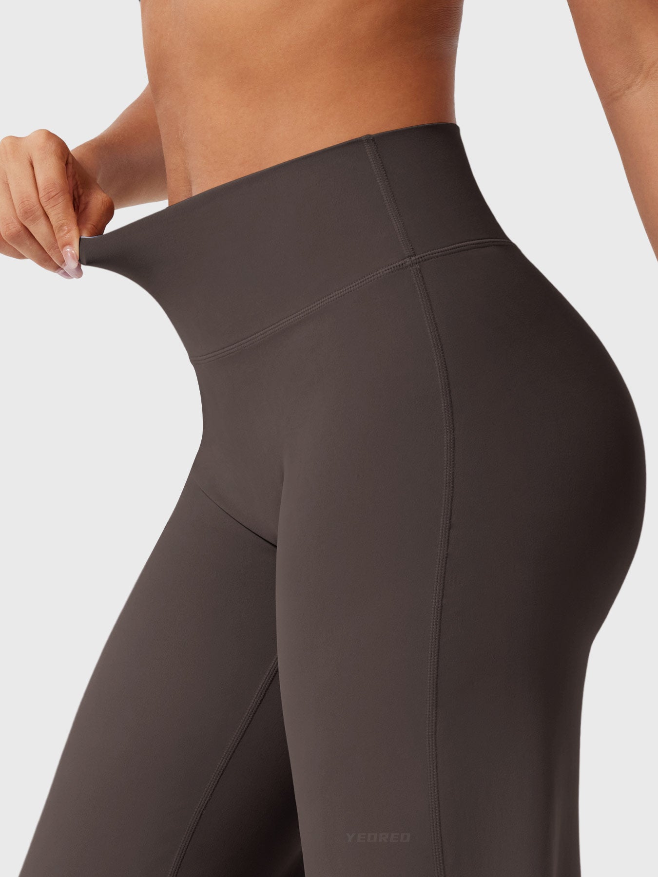 Yeoreo Eddiy | Figurformende Flared Leggings mit ultra bequemem Fit