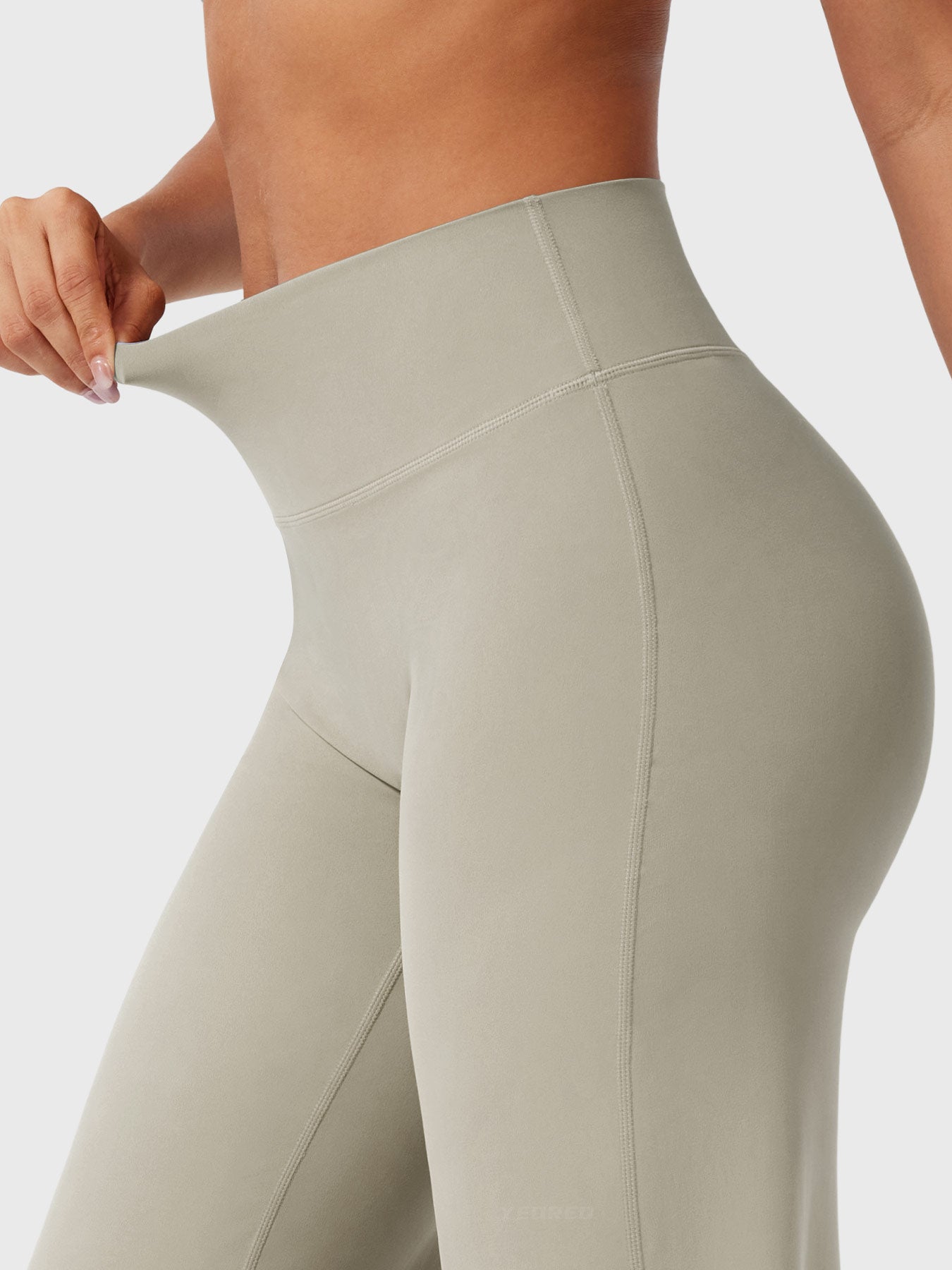 Yeoreo Eddiy | Figurformende Flared Leggings mit ultra bequemem Fit